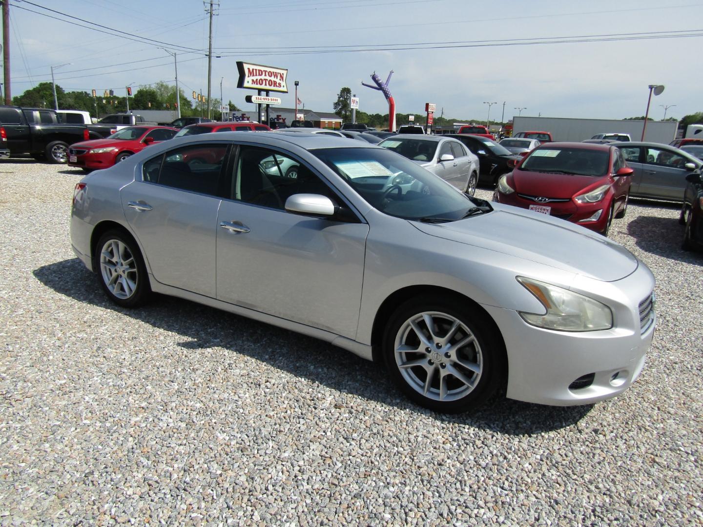 2011 Silver /Gray Nissan Maxima S (1N4AA5AP8BC) with an 3.5L V6 DOHC 24V engine, Automatic transmission, located at 15016 S Hwy 231, Midland City, AL, 36350, (334) 983-3001, 31.306210, -85.495277 - Photo#0